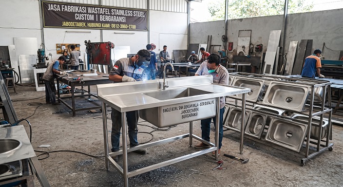 Single Bowl Sink with Table